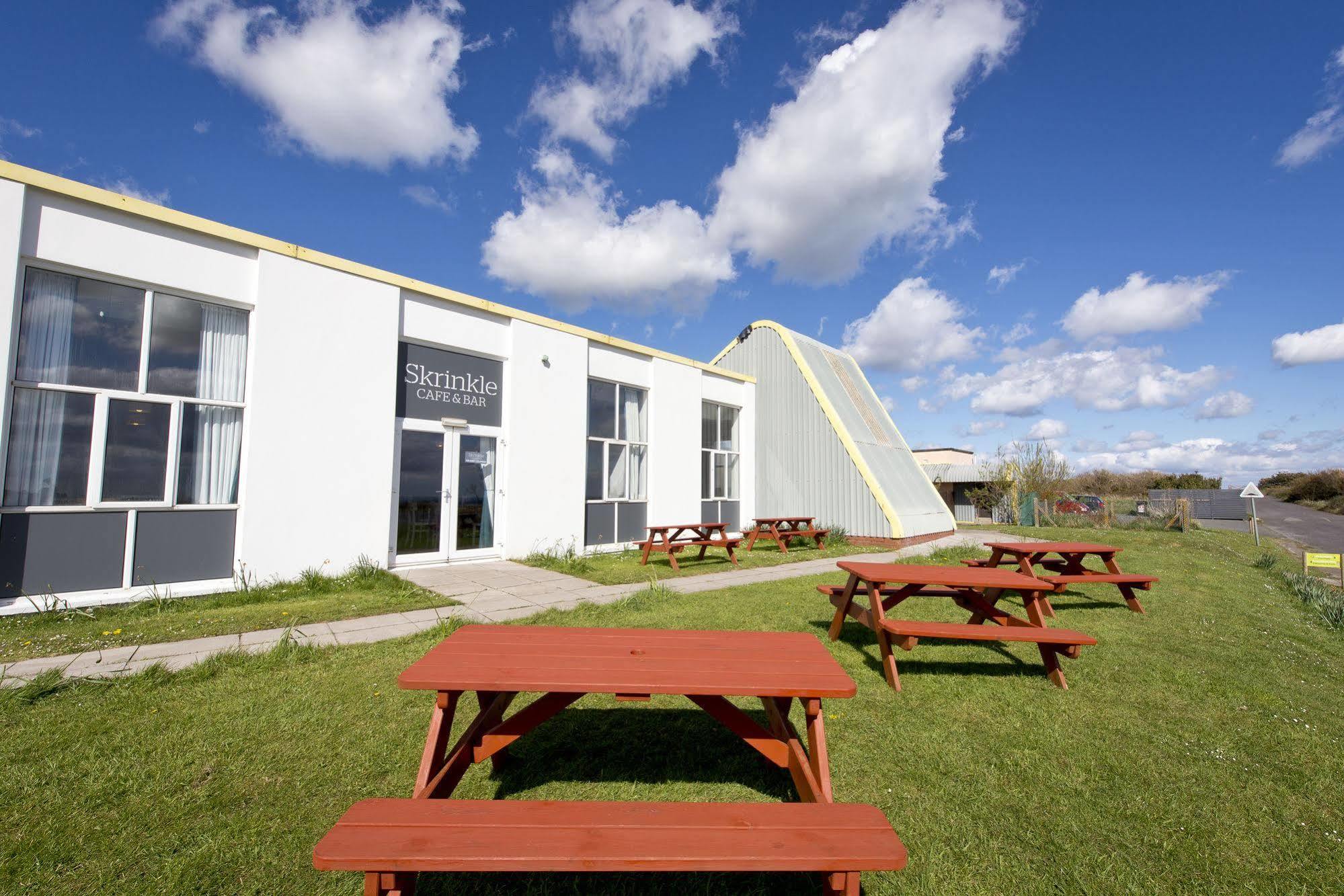 Yha Manorbier Hostel Tenby Exterior photo